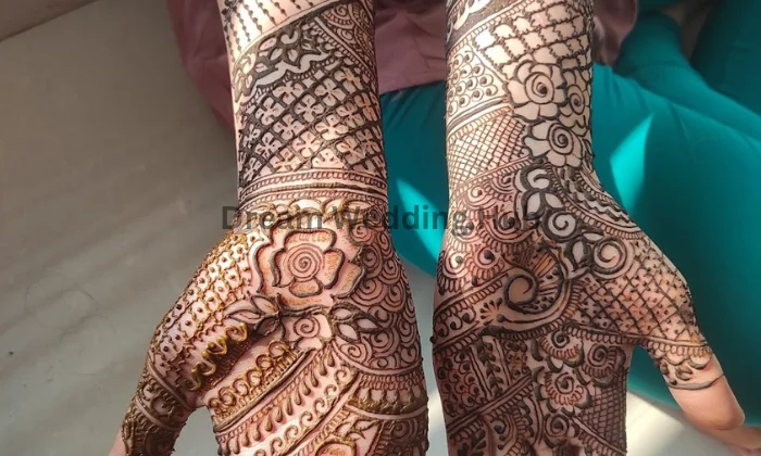 VIRHANT MEHNDI ART  CLASSES